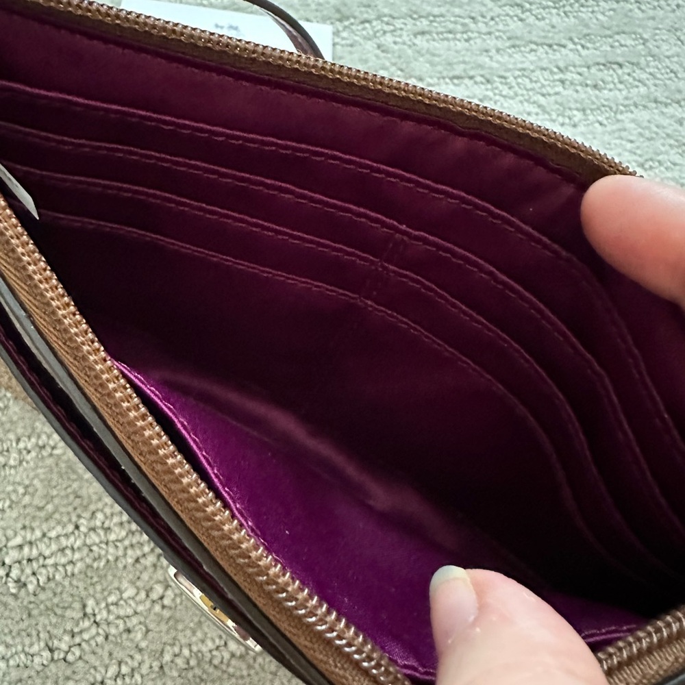 NWOT—Classic Coach wristlet/wallet - Picture 6 of 10